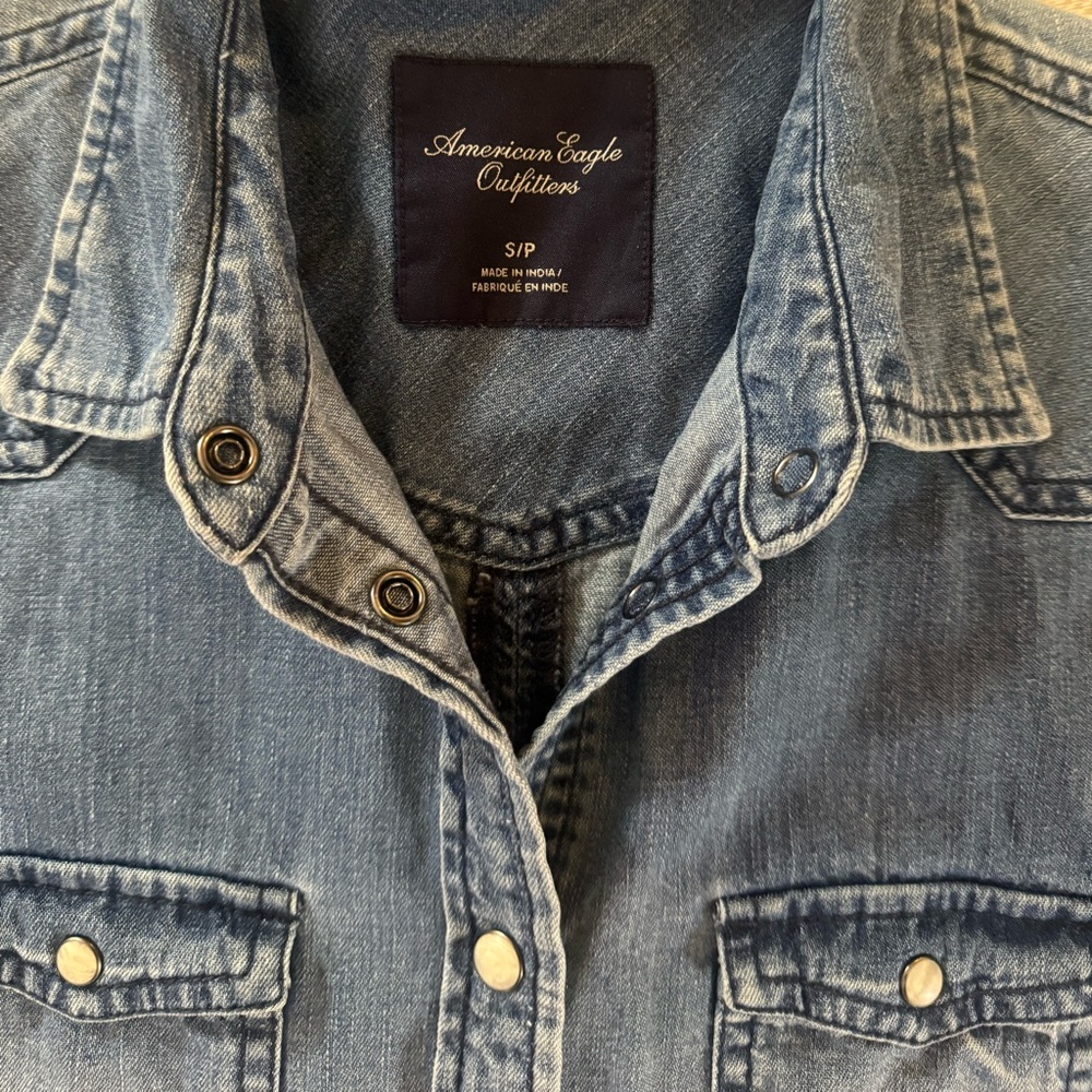 American Eagle Outfitters size small Jean Shirt